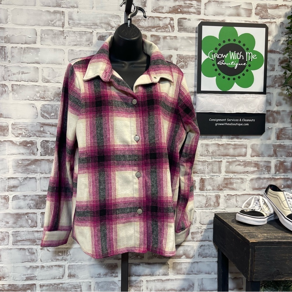 Zenana Outfitters Plaid Button-Down jacket - Pink and Cream medium